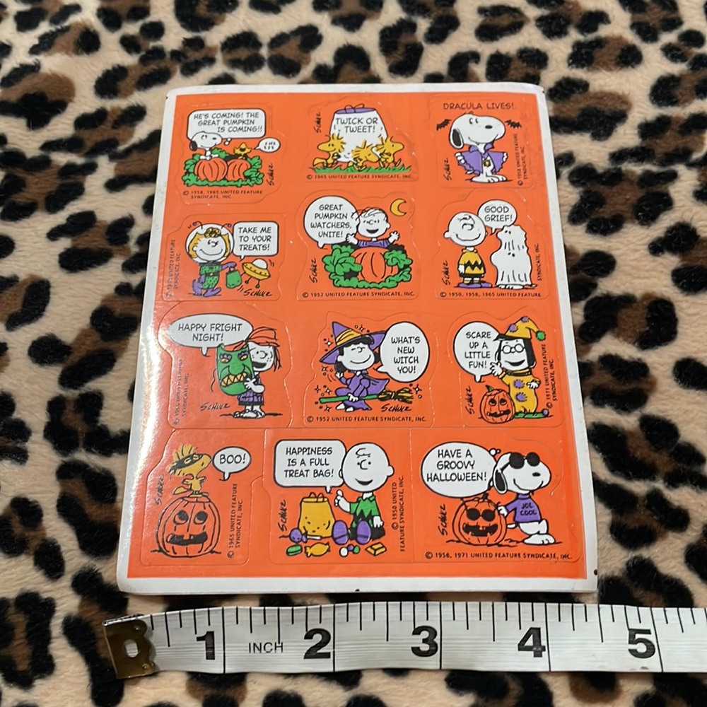 Vintage PEANUTS Gang Halloween 🎃 Stickers Hallmark Charlie Brown Snoopy Pumpkin - Picture 3 of 7